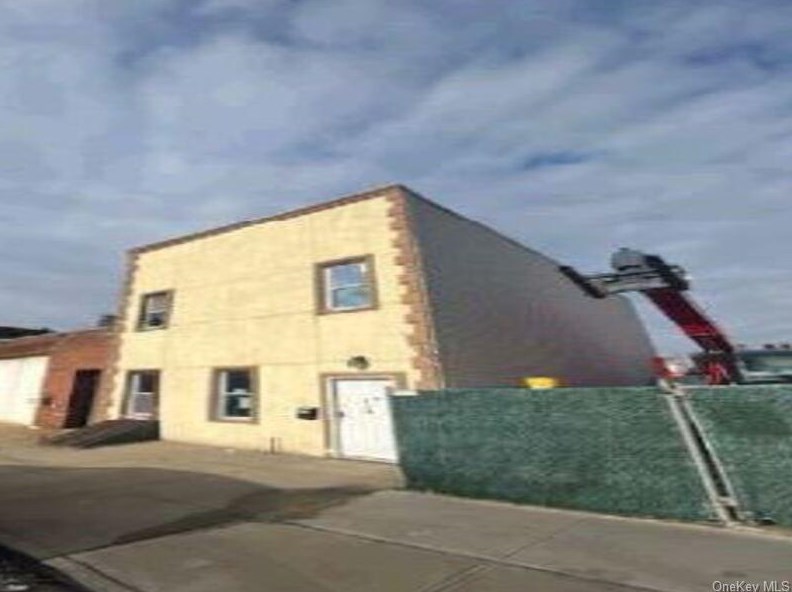 51-18 35th St, Long Island City, NY 11101