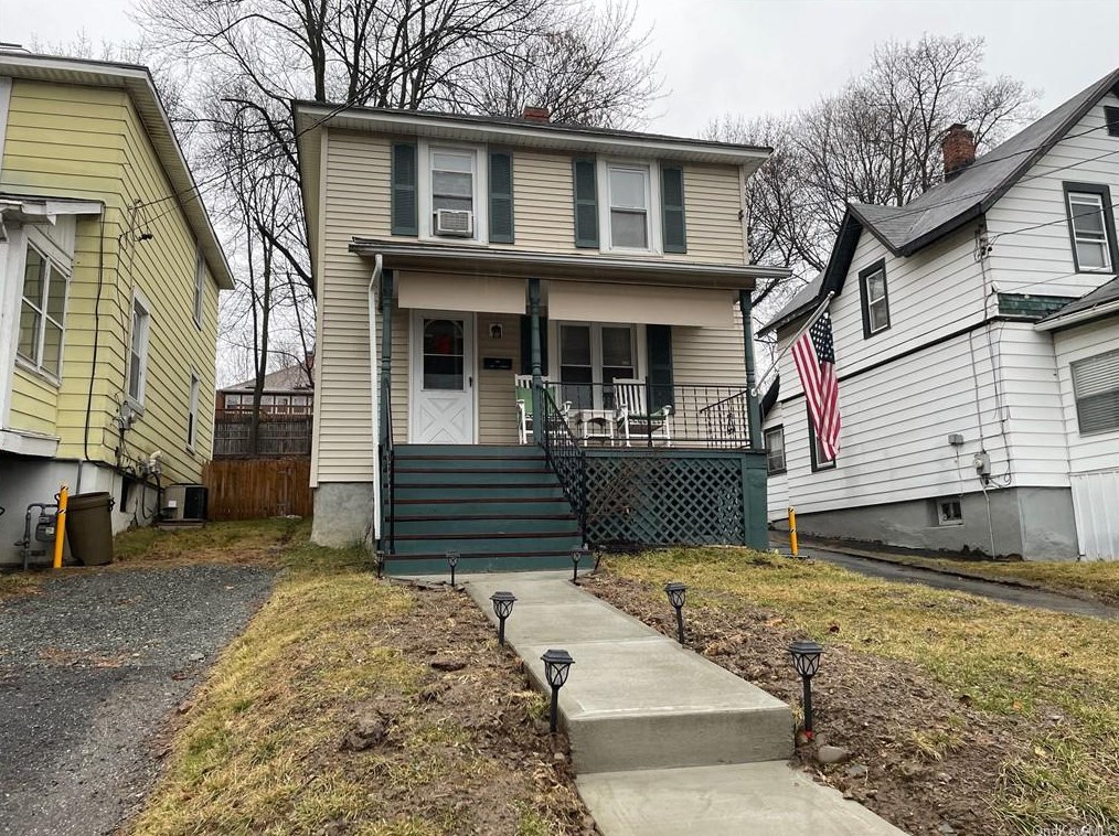 106 Dupont Ave, Newburgh, NY 12550-4018