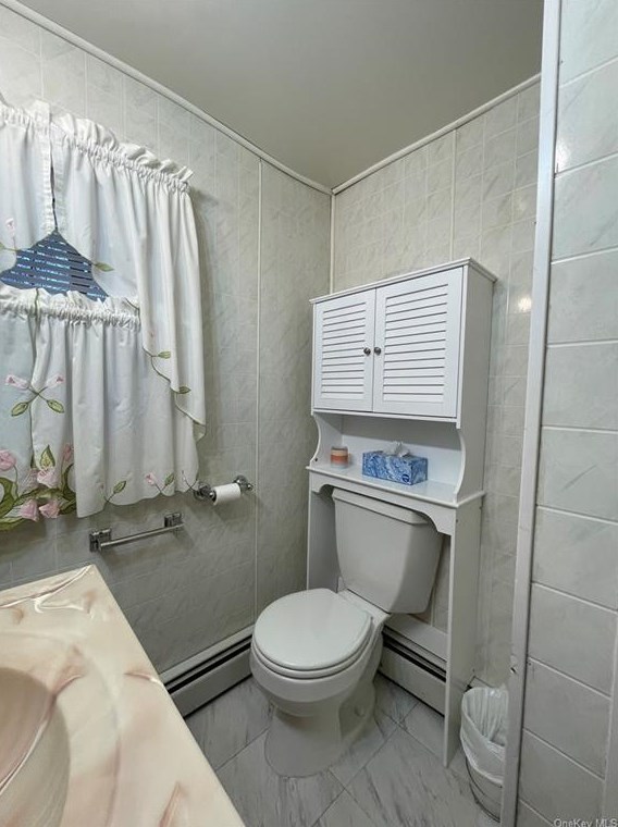 106 Dupont Ave, Newburgh NY  12550-4018 exterior