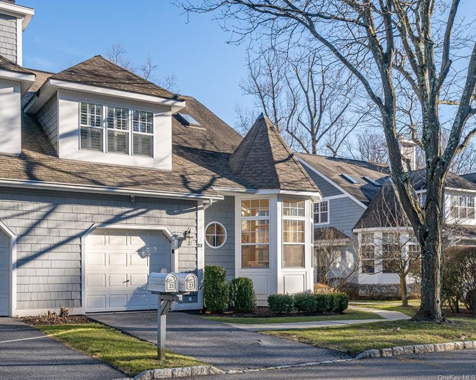 23 Mystic Dr, Crotonville, NY 10562