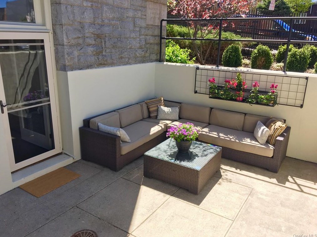 18 Broadway, North Tarrytown NY  10591-3220 exterior