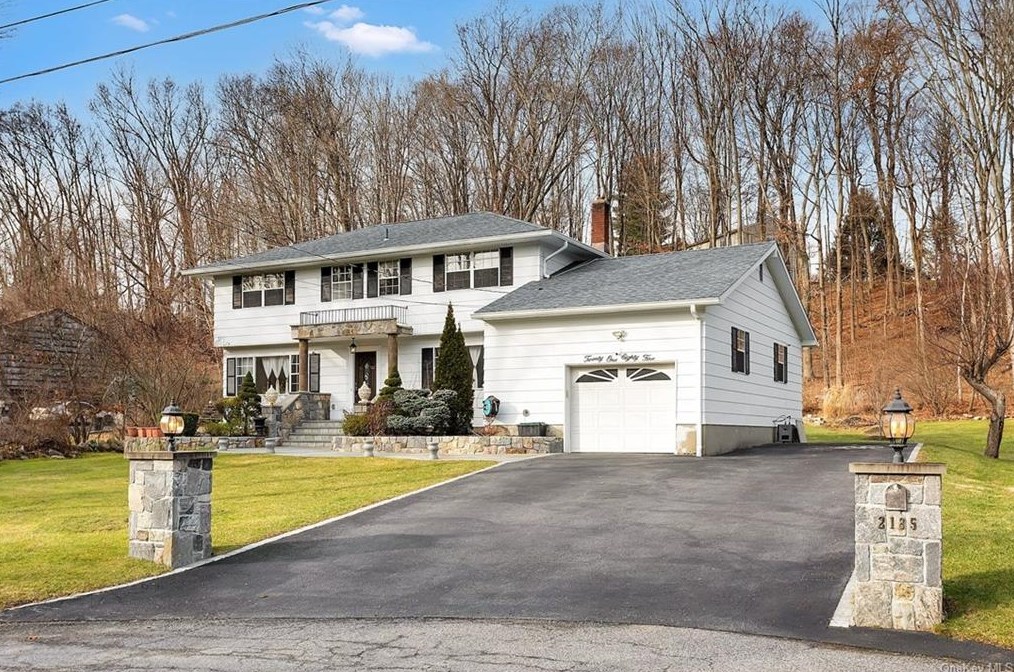2185 Sultana Dr, Yorktown Hgts, NY 10598