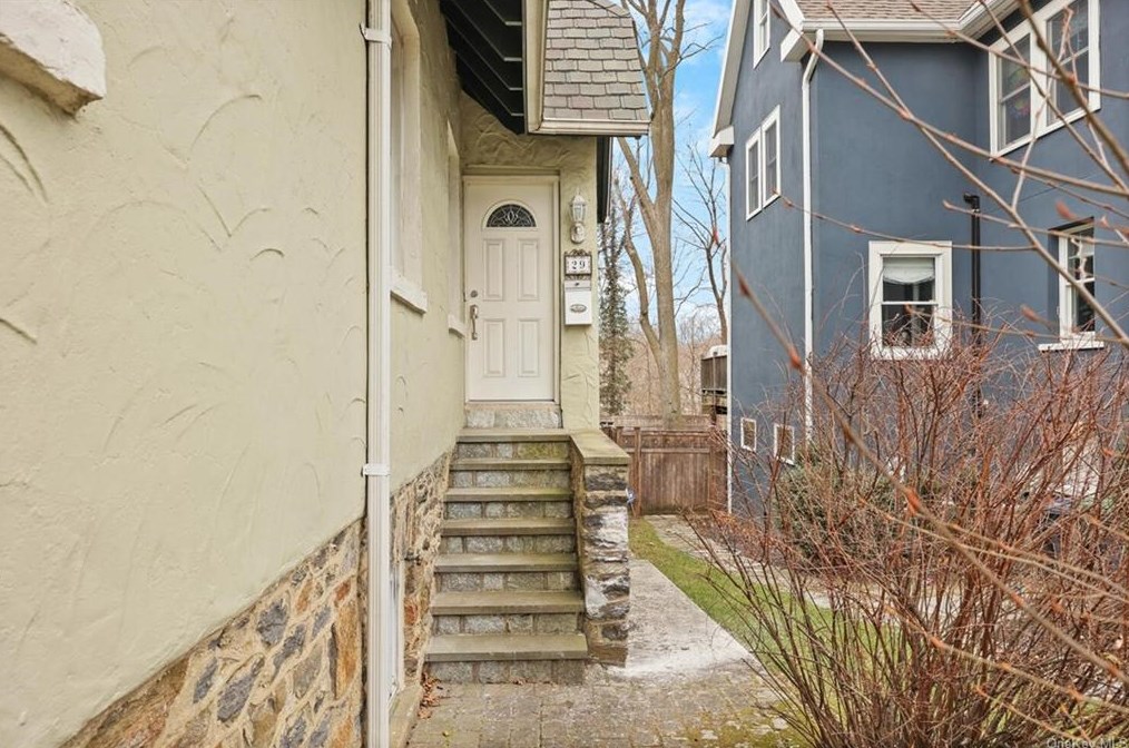 29 Chestnut Ave #2, New Rochelle, NY 10803