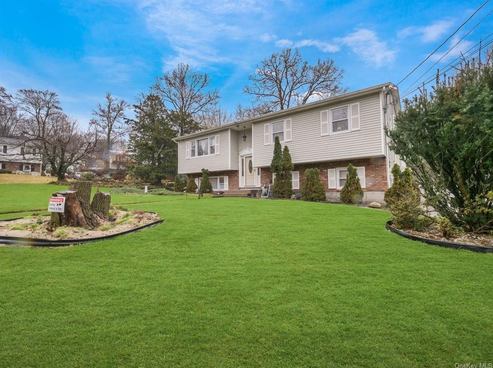 24 Stony Hill Ln, West Nyack, NY 10994