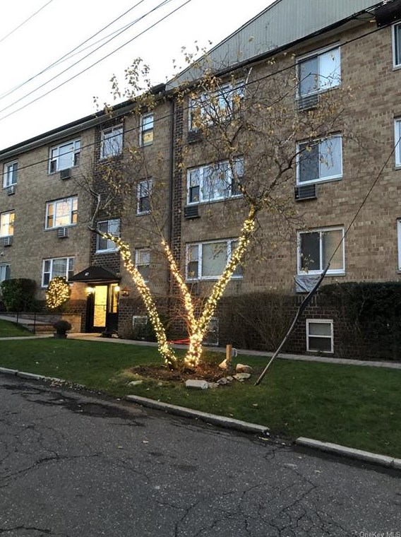 60 Crescent Pl Apt 3e, Yonkers, NY