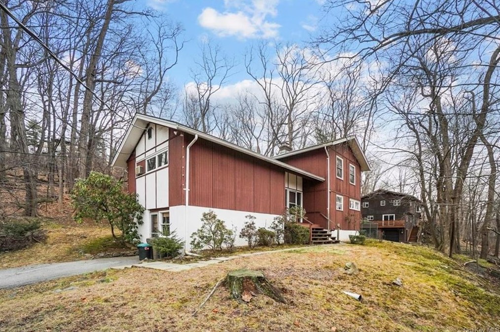 125 Old Post Rd, Croton On Hudson, NY 10520-1935