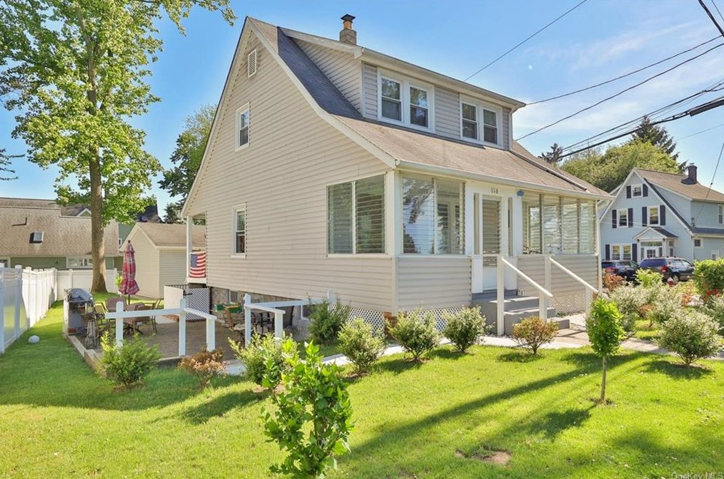 116 Martin Pl, Chestnut Ridge, NY 10965