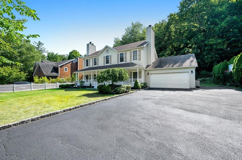 1428 Pleasantville Rd, Briarcliff, NY 10510