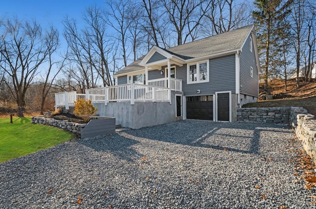 57 W Pine Rd, Staatsburg, NY 12580