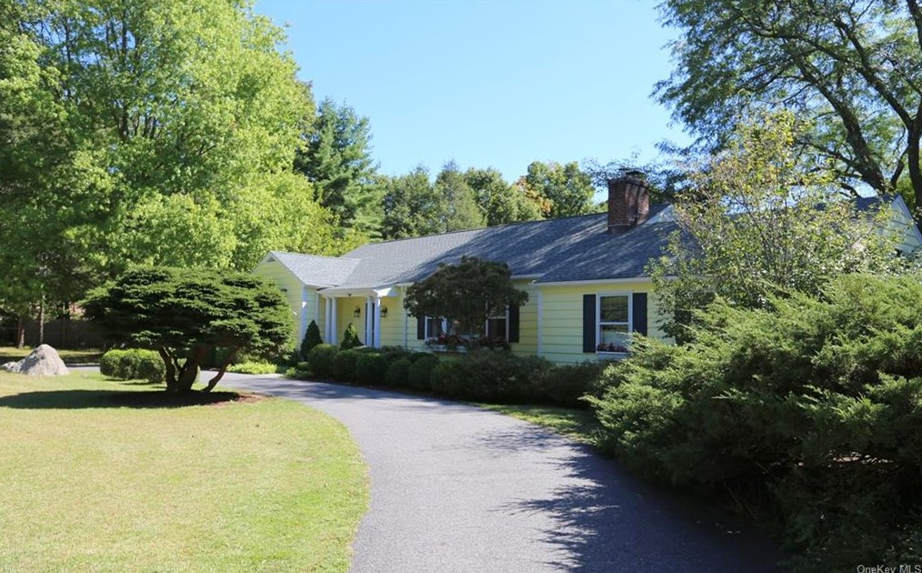 7 Old Pound Rd, Scotts Corners, NY 10576
