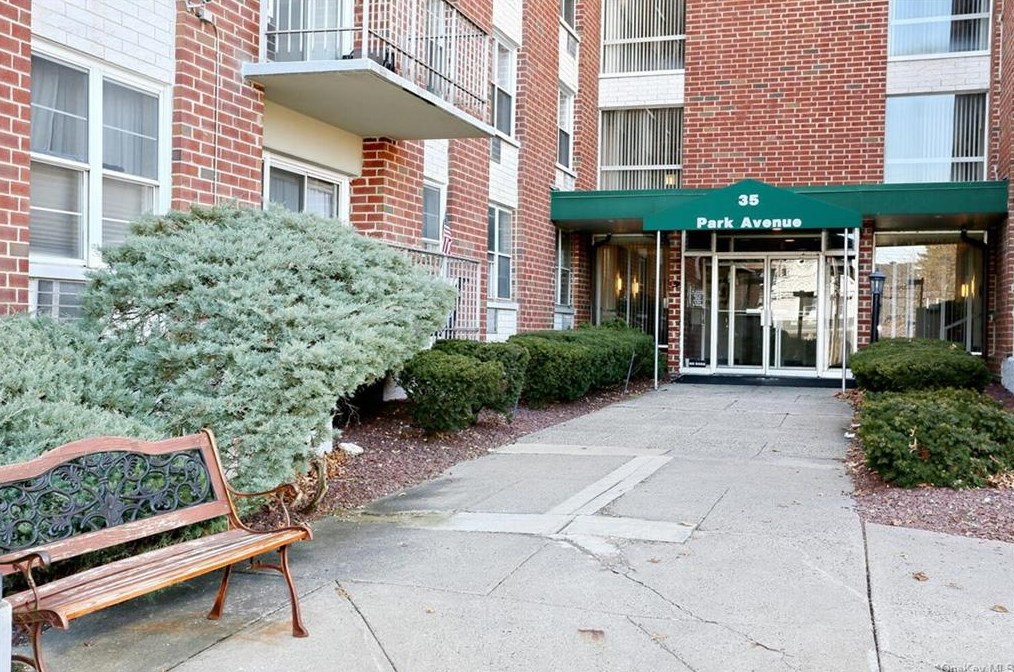 35 Park Ave #1h, Airmont, NY 10901