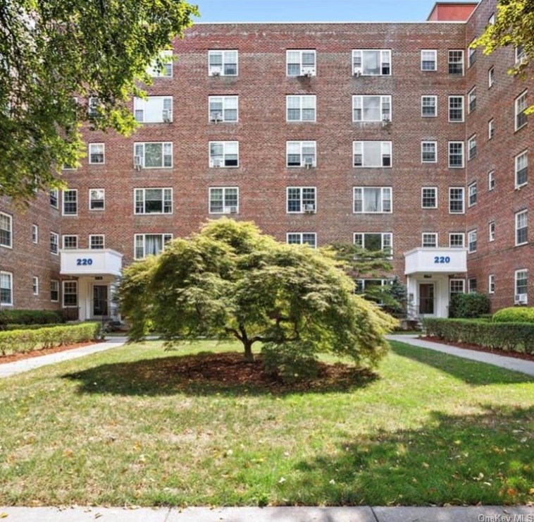 220 Pelham Rd #2n, New Rochelle, NY 10805