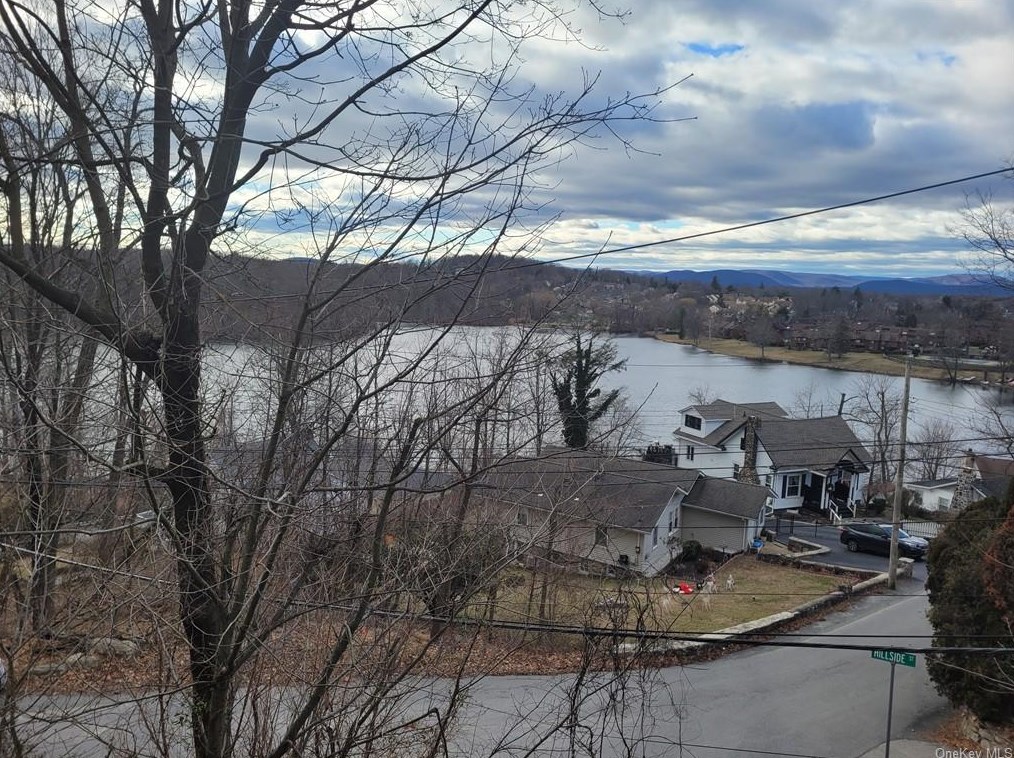 1544 Kimble Ave, Mohegan Lake, NY 10547