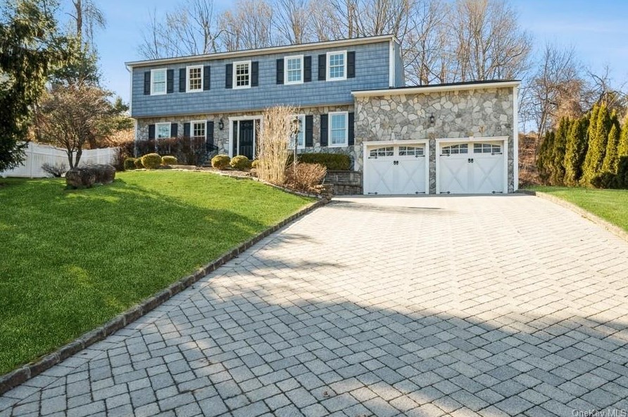 16 Pelham Ave, Nanuet, NY 10954-3435