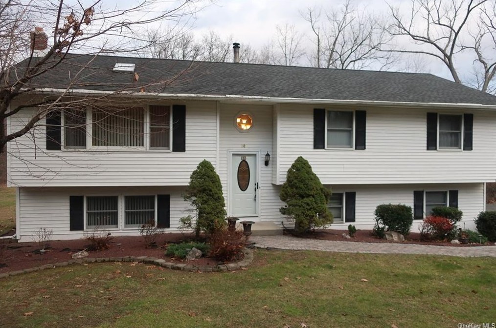 32 Peddler Hill Rd, Monroe, NY 10950