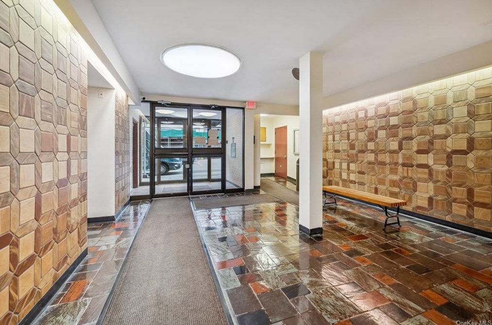 35 Stewart Pl #609, Mount Kisco, NY 10549