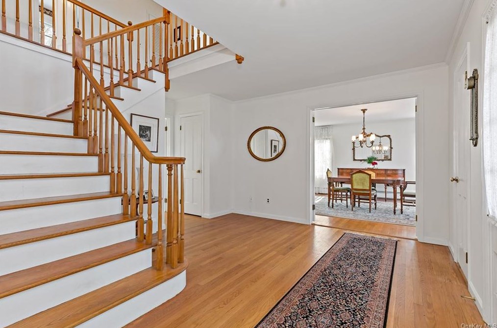 15 Suzanne Ln, Chappaqua, NY 10514