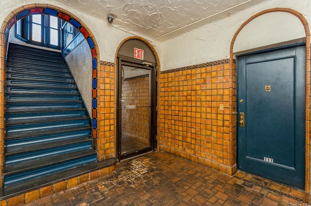 32 Coligni Ave #116, New Rochelle, NY 10801