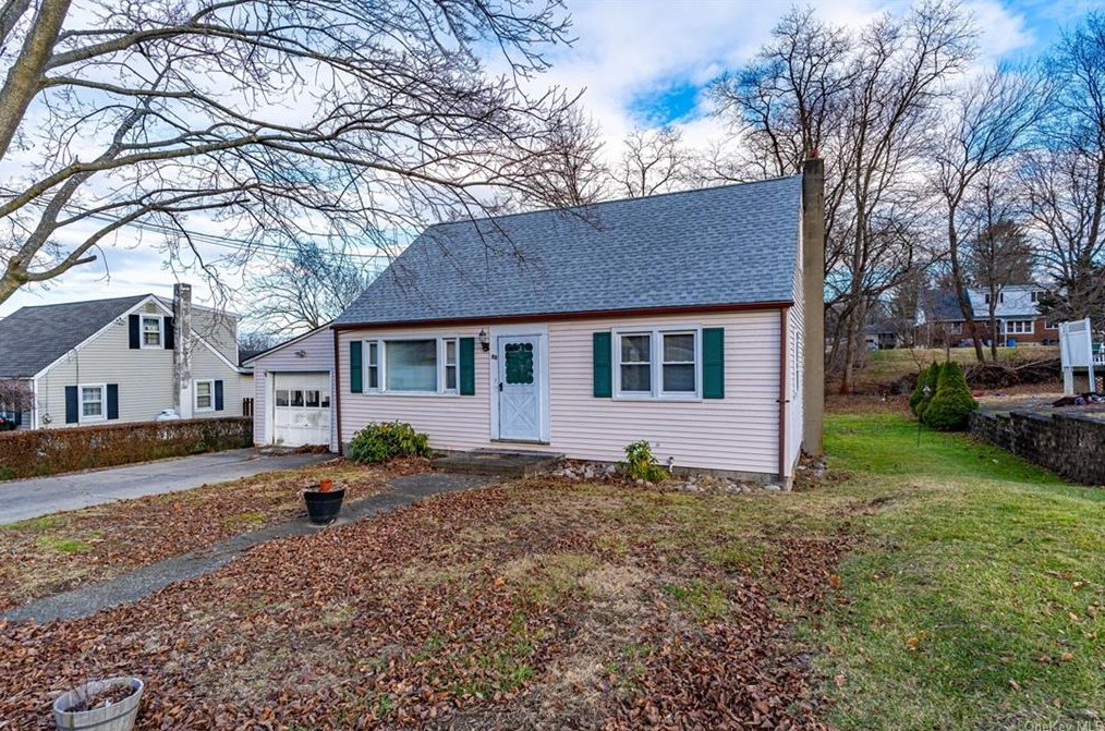 55 Dalfonso Rd, Newburgh, NY 12550-7205