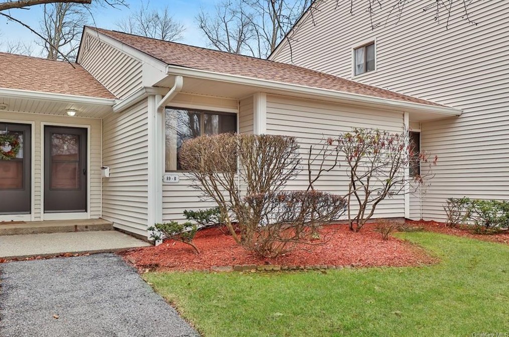 89 Molly Pitcher Ln #b, Yorktown Hgts, NY 10598