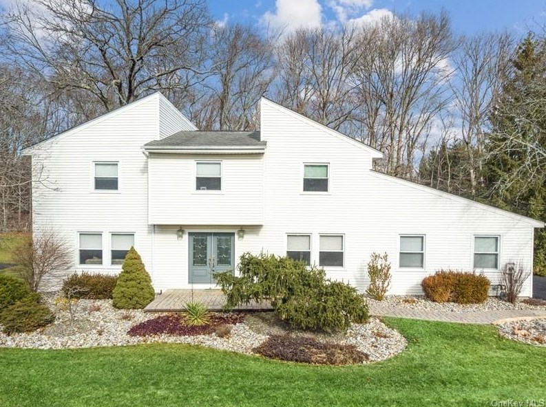 10 Crum Creek Rd, New City, NY 10956-4144