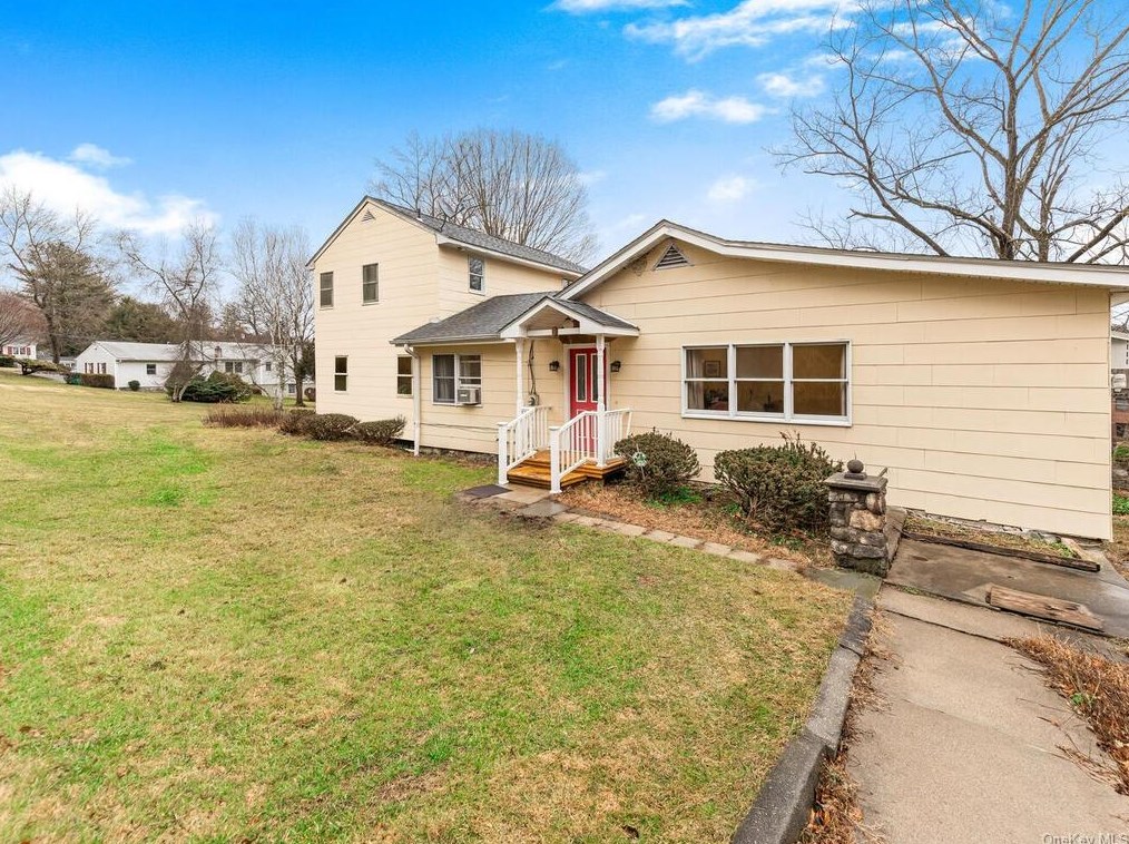 5 Hickory Rd, Mahopac, NY 10541