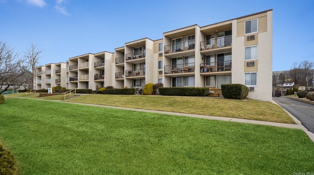 141 E Lake Blvd #g2, Mahopac, NY 10541