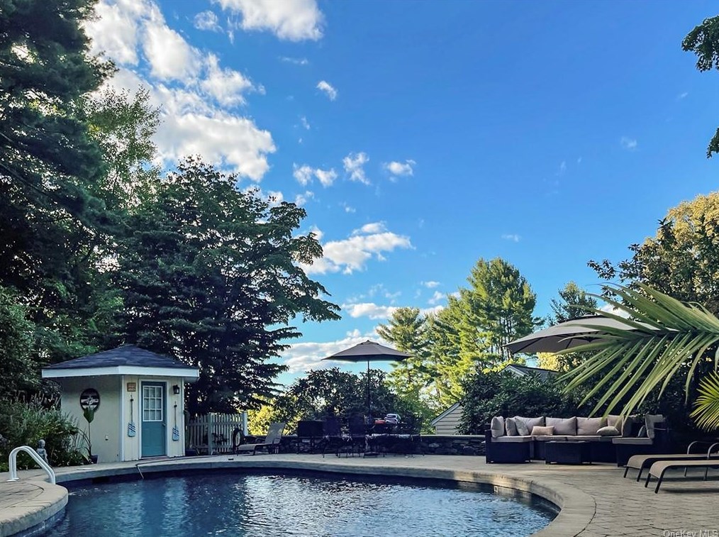 23 W Orchard Rd, Chappaqua, NY 10514