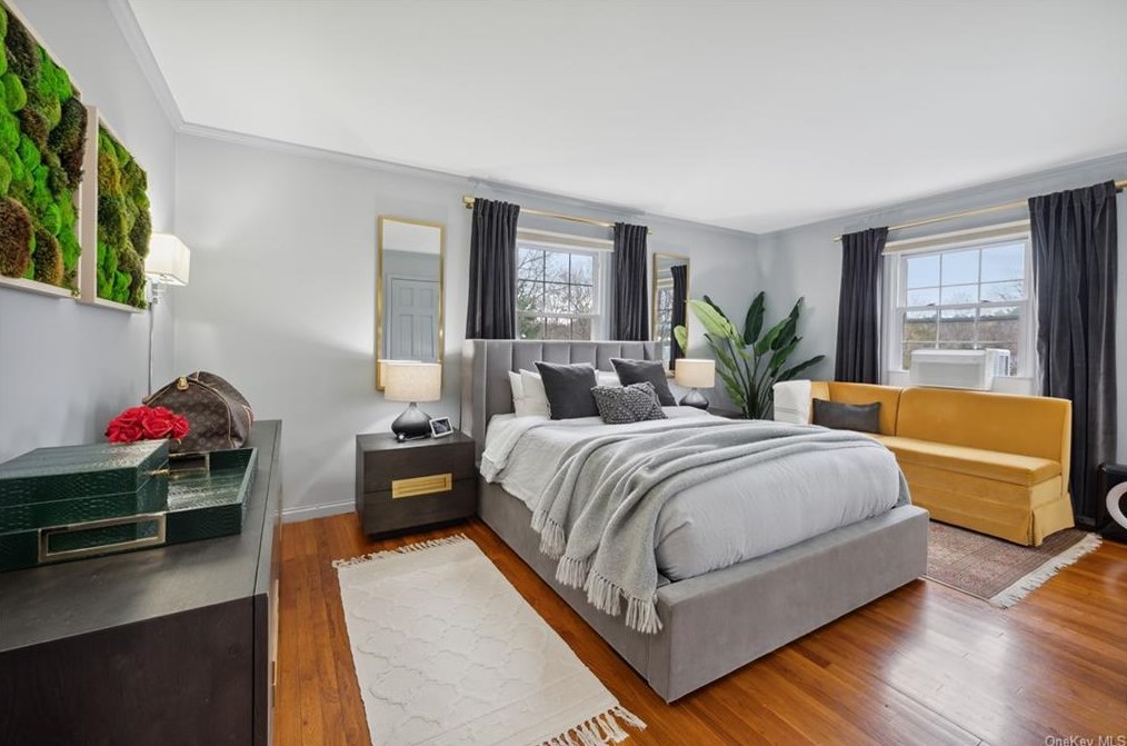 4 Grayrock Pk Rd, Mount Kisco NY  10549-3631 exterior