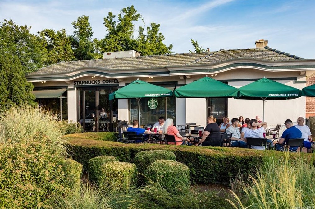 1346 Midland Ave, Yonkers NY  10708-6840 exterior