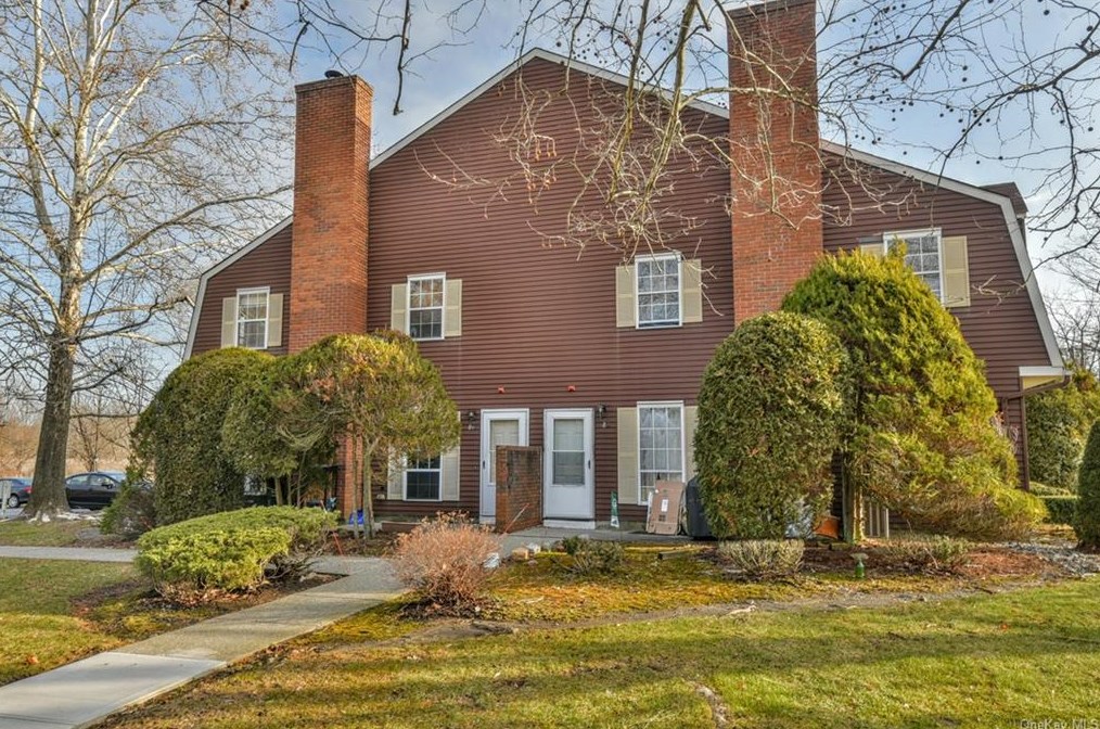 84 Homestead Village Dr, Warwick, NY 10990