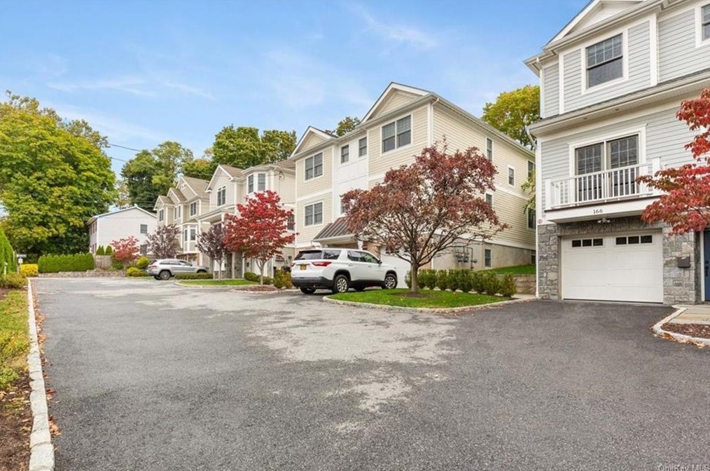 166 Underhill Ave, White Plains, NY 10604