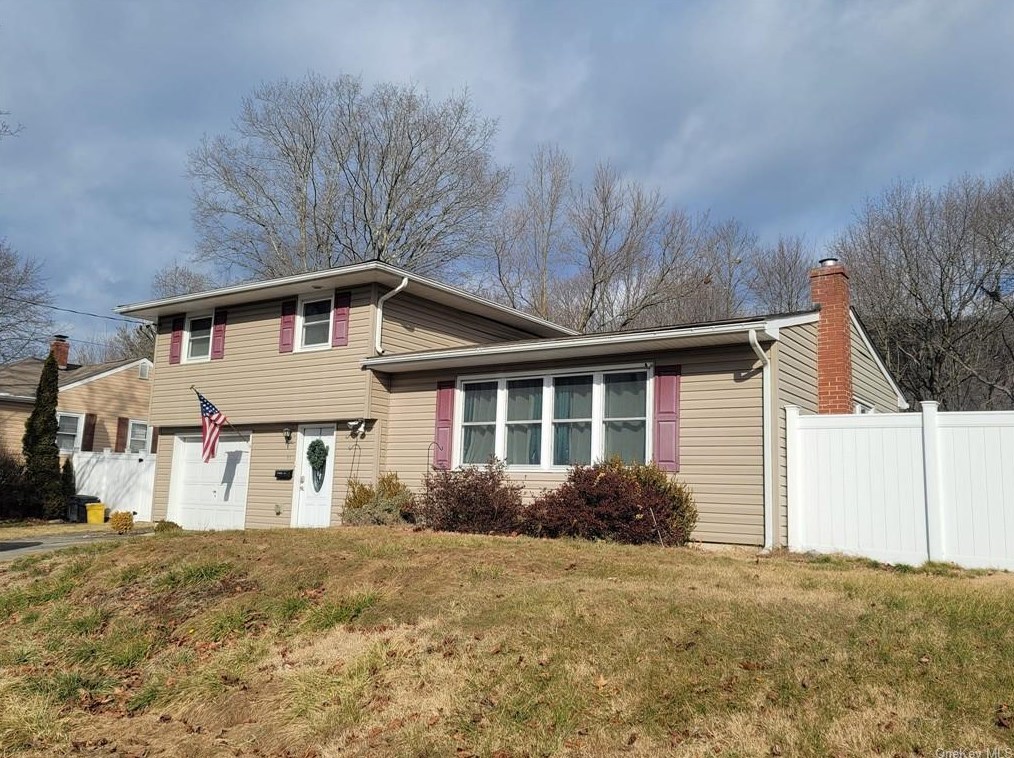 91 Erie St, Port Jervis, NY 12771-2729