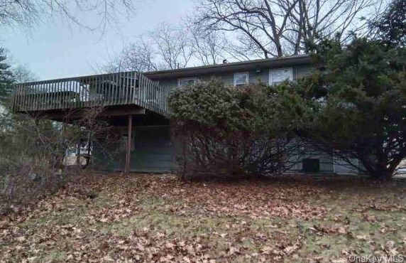 22 Eastbourne Dr, Chestnut Ridge, NY 10977-6403