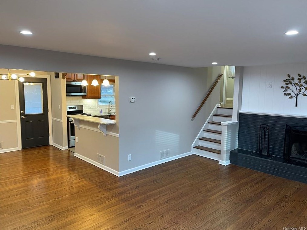 105 Park Way, Chestnut Ridge NY  10965-2231 exterior
