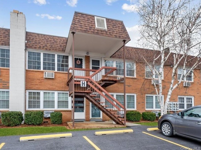274 Hooker Ave #h4, Poughkeepsie, NY 12603