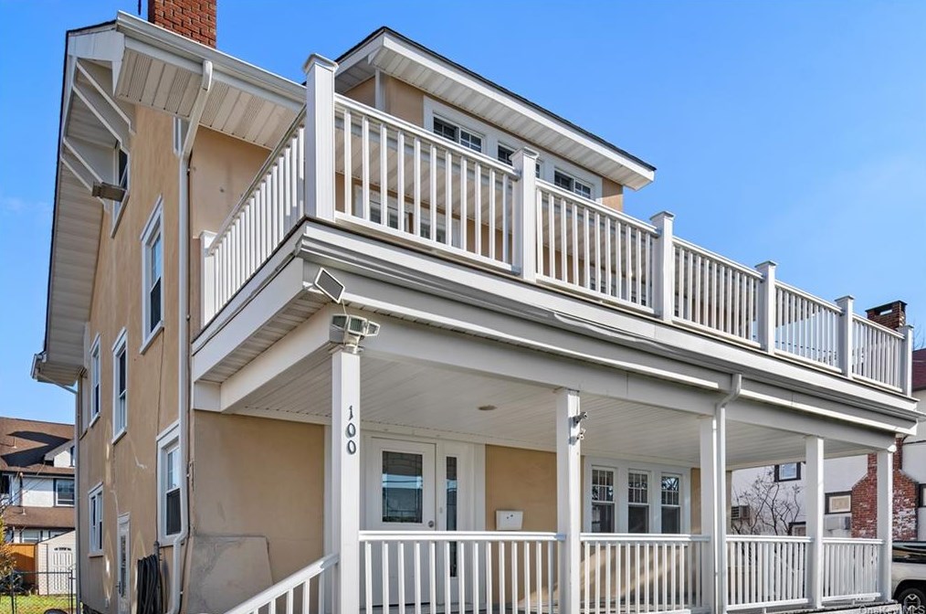 98 Buckingham Rd, Yonkers, NY 10701-6753