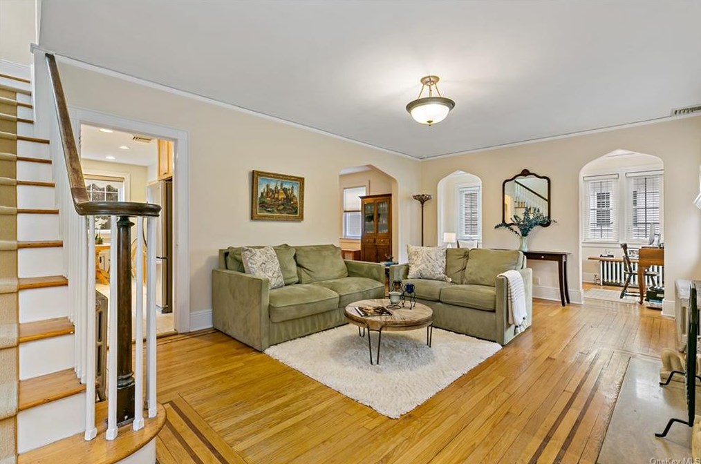 64 Sprague Rd, Scarsdale, NY 10583