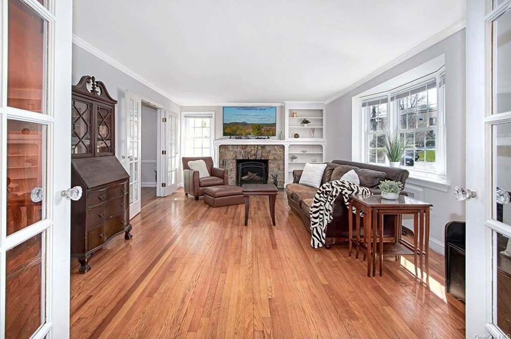 120 Albemarle Rd, White Plains, NY 10605