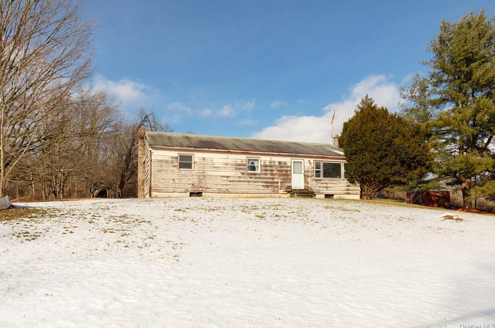 1029 Netherwood Rd, Hyde Park, NY 12538