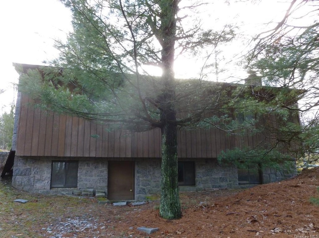 209 N Smith Rd, La Grange, NY 12540