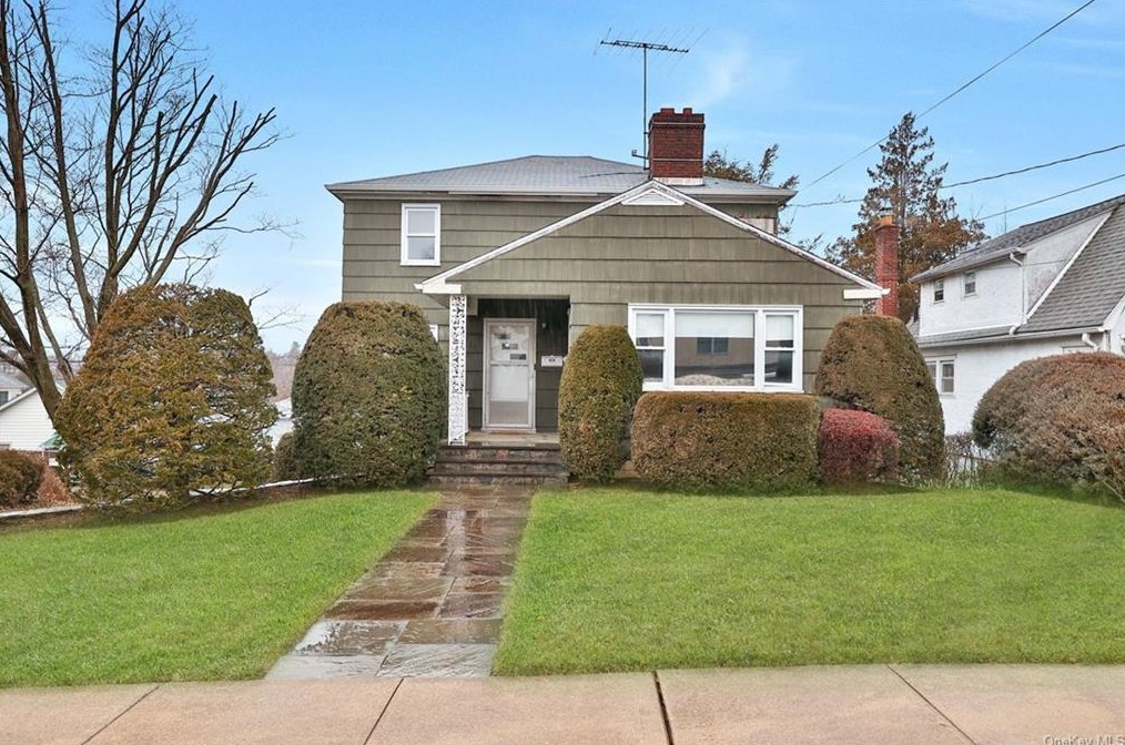 83 Lincoln Ave E, White Plains, NY 10604