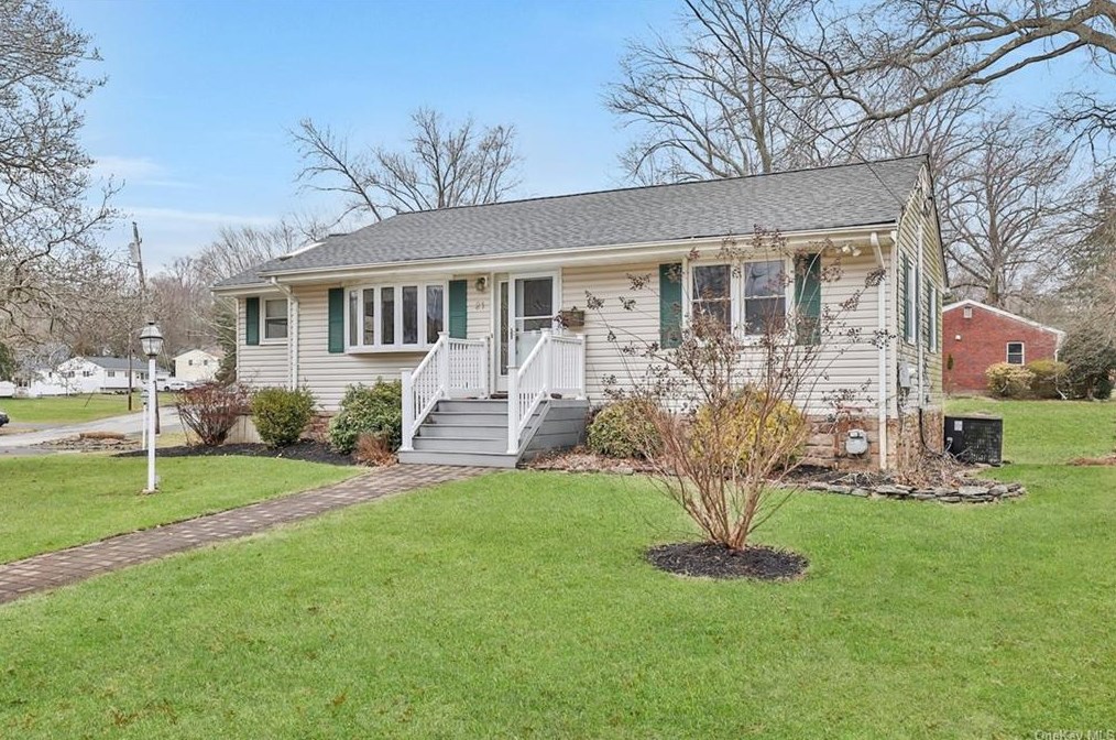 21 Capral Ln, New City, NY 10956