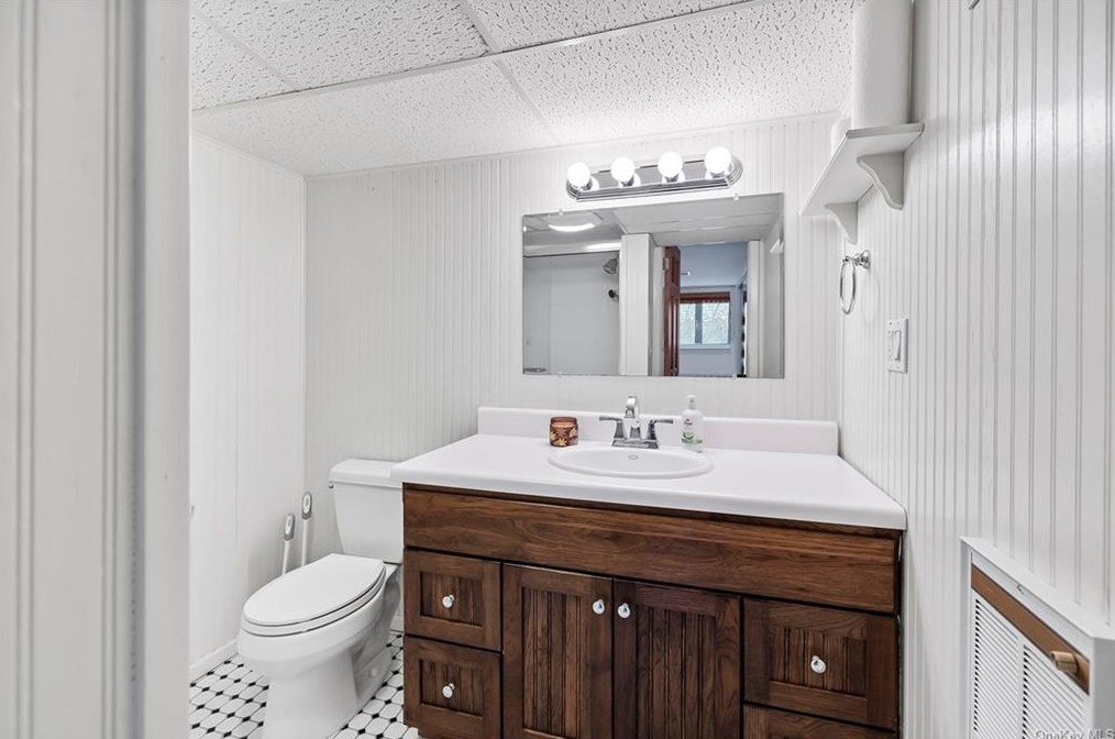 16 Lindbergh Ln, New City NY  10956-3110 exterior