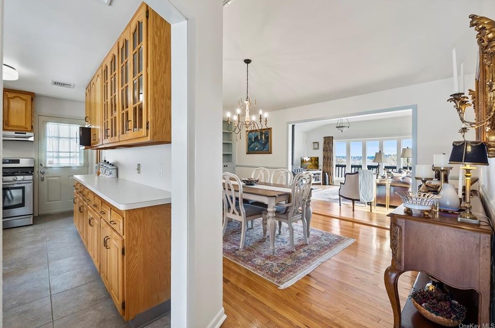 16 Lindbergh Ln, New City NY  10956-3110 exterior