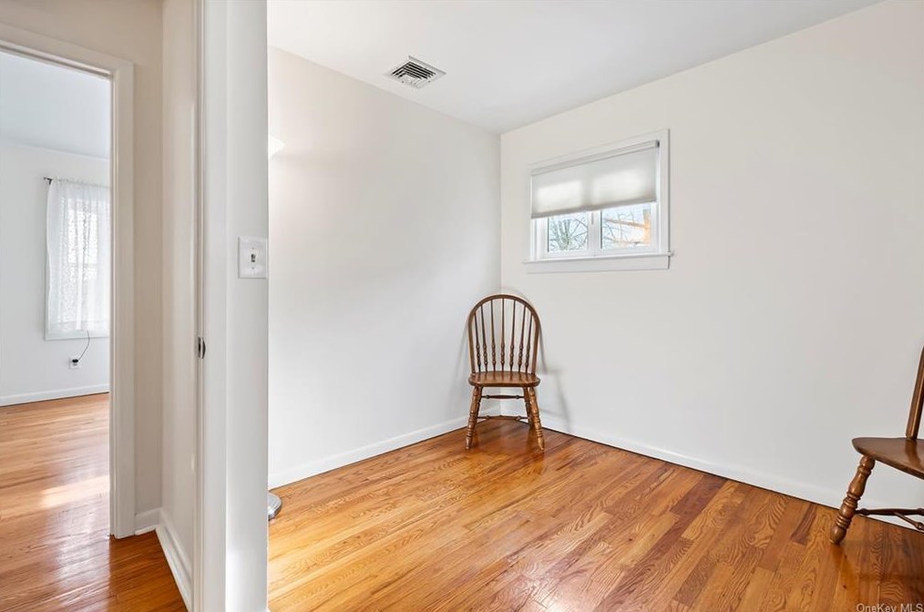 16 Lindbergh Ln, New City NY  10956-3110 exterior