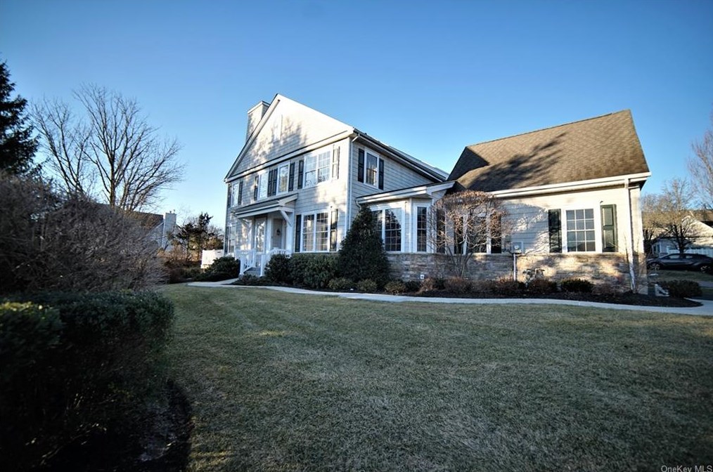 17 Turnberry Ct, Monroe, NY 10950-5574