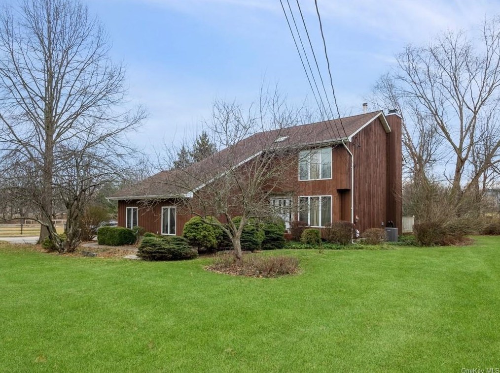 307 Cary Rd, Fishkill, NY 12524