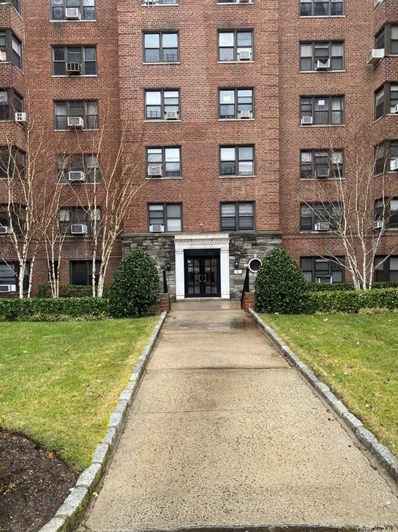 1 Fisher Dr #205, Mount Vernon, NY 10552