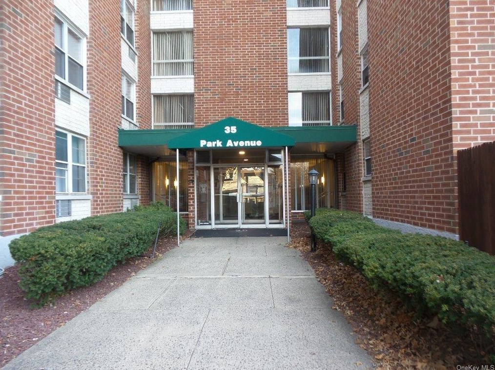 35 S Park Ave #6m, Airmont, NY 10901
